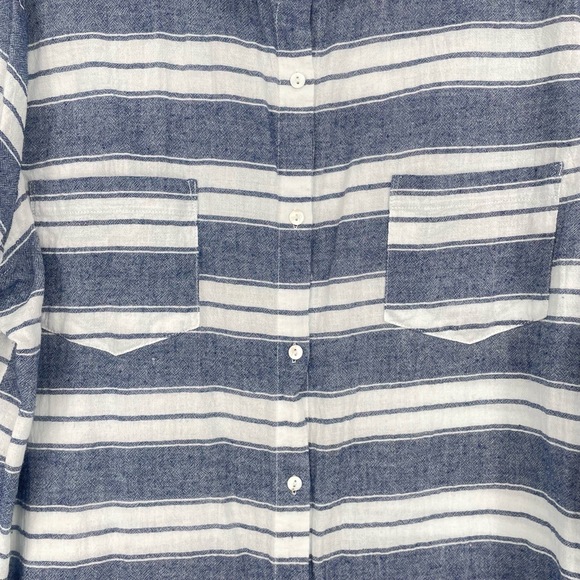 The Impeccable Pig Women's Classic Long Sleeve Button Down Pocket Collared Top M - Picture 2 of 11